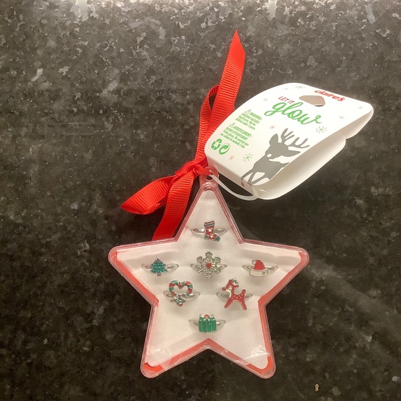 Christmas Holiday Rings - 2 Sets of 7 Rings Each - Picture 4 of 6